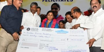 Aruna-Reddy-gymnastics feliciation
