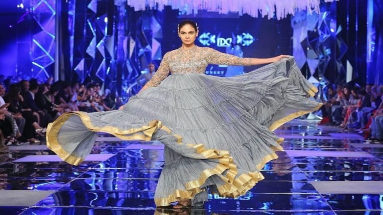 Indian Fashion Show Summer 2018 Suneet Varma