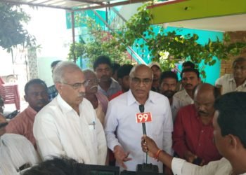 ప్రణయ్ భార్య అమృతను పరామర్శించినా సిపిఐ రాష్ట్ర కార్యదర్శి -చాడ వెంకటరెడ్డి