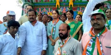 మాజీ ఎమ్మెల్యే జగ్గారెడ్డి గారి కూతురు జయ రెడ్డిగారుస్థానిక దుర్గా భవాని మందిరంలో పూజా కార్యక్రమాలు