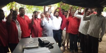 హమాలి వర్కర్స్ సమస్యలు తెలుసుకున్న బీసీదల్ రాష్ట్ర అధ్యక్షుడు
