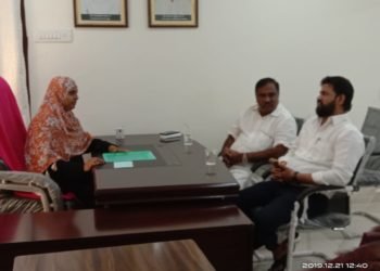 గాయత్రీనగర్ సమస్యలపై అల్లాపూర్ కార్పొరేటర్ సబియా బేగంతో చేకూరి హనుమంతునాయుడు