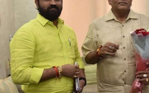 రాష్ట్ర ప్రధాన కార్యదర్శి సోమేశ్ కుమార్ ఐ.ఏ.ఎస్. కు సంక్రాంతి శుభాకాంక్షలు తెలియజేసిన బి.సి.దళ్ వ్యవస్థాపకులు కుమారాస్వామి