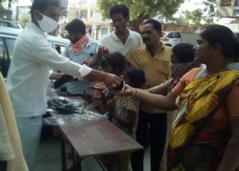 సామాజిక సేవలు అందించడమే తన ధ్యేయంగా సాగుతున్న సామాజిక కార్యకర్త మురారికార్ ప్రశాంత్