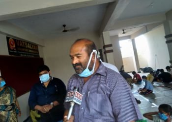 లిటిల్ హార్ట్స్ ఫౌండేషన్ ట్రస్టీ మల్లెల శ్రీనివాస్ యాదవ్ ఆధ్వర్యంలో నిత్యావసర వస్తువుల పంపిణీ