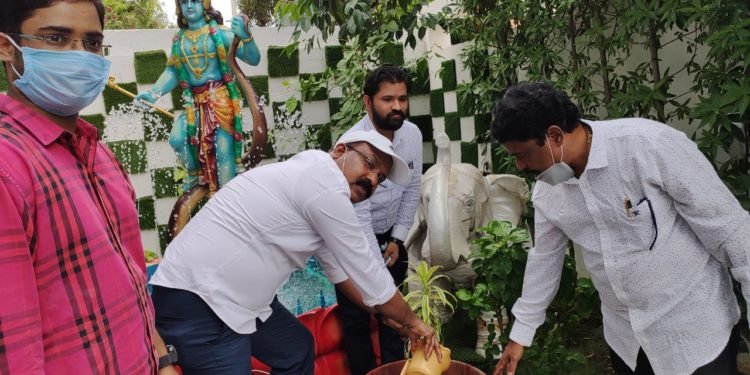 పల్లైనా, పట్నమైనా పచ్చదనమే ఇందనం, భావితరాలకిచ్చే అమూల్య మూలధనం. పెద్దపెళ్లి పార్లమెంటు సభ్యులు డాక్టర్ వెంకటేష్ నేత
