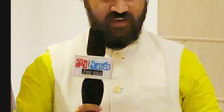 మహాత్మ జ్యోతిరావు పూలే విగ్రహాన్ని ధ్వంసం కావడం పై ఆగ్రహం వ్యక్తపరిచినా బిసి దళ్ రాష్ట్ర అధ్యక్షులు దుండ్ర కుమారస్వామి