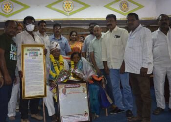 పడాలకు “జీవిత సాఫల్య పురస్కార” సత్కారం. ముగిసిన అల్లూరి సీతారామరాజు జాతీయ కార్యవర్గ సమావేశాలు పవన గిరి స్వామీజీకి పడాల రామారావు స్మారక అవార్డు ప్రదానం