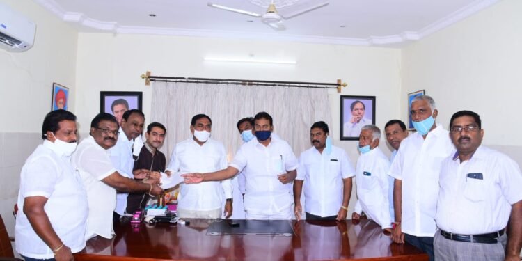 రాష్ట్ర ప్రభుత్వం పరిధిలోని అన్ని శాఖలల్లో తక్షణం (Economically Weaker Section) కోటాను అమలుచేయాలి