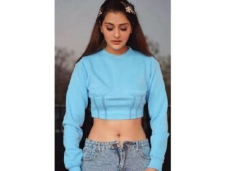 అందరూ చూస్తుండగానే ప్యాంట్ విప్పిన పాయల్..