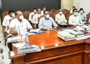 MBBS పూర్తి చేసిన విద్యార్థులకు 50వేల ఉద్యోగాలు.. సీఎం కేసీఆర్..