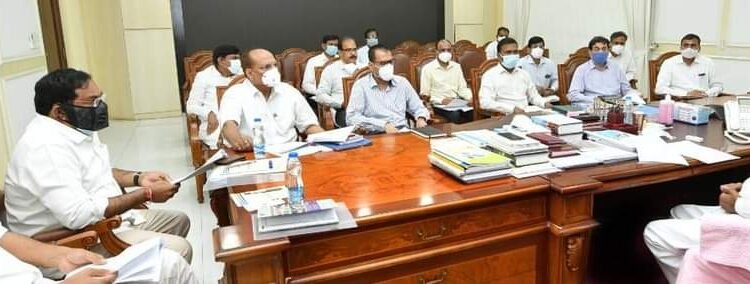 MBBS పూర్తి చేసిన విద్యార్థులకు 50వేల ఉద్యోగాలు.. సీఎం కేసీఆర్..