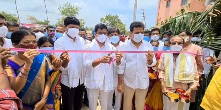 సిరిసిల్లలో డబుల్ బెడ్ రూమ్ ఇండ్లను ప్రారంభించిన కేటీఆర్, వేముల ప్రశాంత్ రెడ్డి..