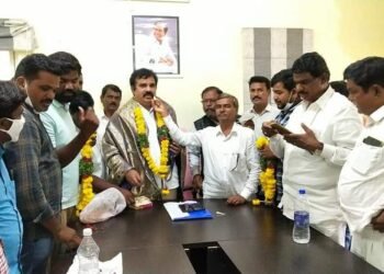 దళిత్ ఎంపౌర్మెంట్ లో కేసీఆర్ నిర్ణయానికి అందోల్ లో సంబరాలు