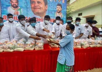 పారిశుద్ధ్య కార్మికులకు నిత్యావసర సరుకుల పంపిణీ…