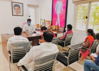 నిజాంపేట్ కార్పొరేషన్ రెవెన్యూ సమస్యలపై అధికారులతో ఎమ్మెల్యే వివేకా సమీక్ష..
