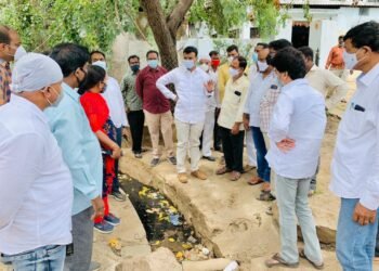 వర్షపు నీటి నాలాల అభివృద్ధిపై, టీఎస్ఐఐసి అధికారులతో ఎమ్మెల్యే పర్యటన
