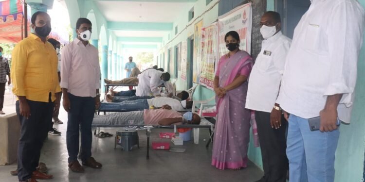 రక్తదానం ప్రాణ దానంతో సమానమన్న..మేయర్ శ్రీమతి శ్రీ కోలన్ నీలా గోపాల్ రెడ్డి
