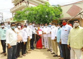 నాచారం, బాబానగర్ రెడ్డి స్మశానవాటికలో కనీస సౌకర్యాలు కల్పించాలని వినతి పత్రం..