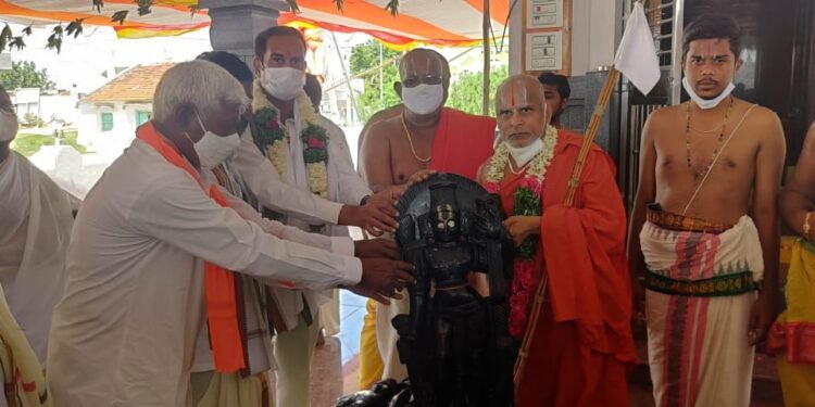 వర్కట్ పల్లి గ్రామంలో ధ్వజస్తంభం విగ్రహాల ప్రతిష్టాపన..