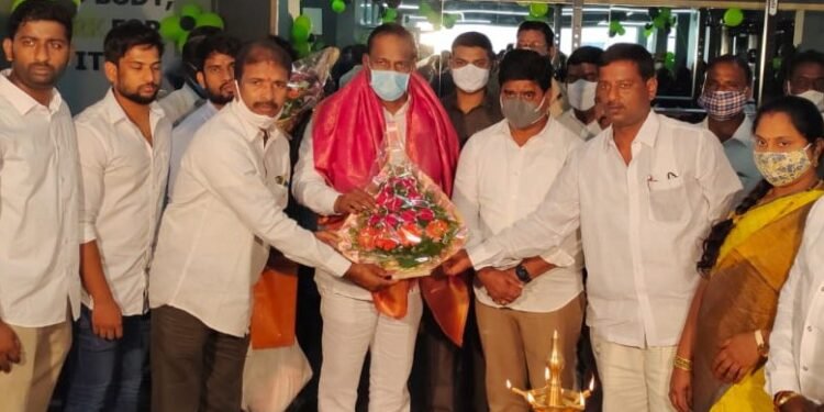 మంత్రి మల్లారెడ్డి చేతుల మీదగా ఫిట్నెస్ జిమ్ ప్రారంభోత్సవం