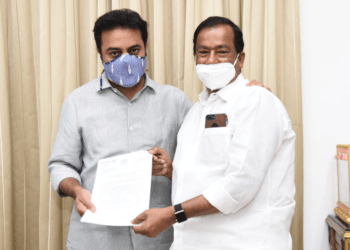 స్టోర్మ్ డ్రైన్ వాటర్ అభివృద్ధి పనుల కోసం కేటీఆర్ కు వినతి పత్రం