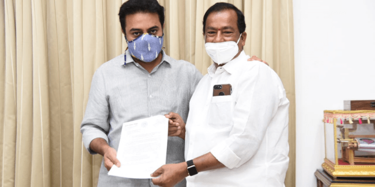 స్టోర్మ్ డ్రైన్ వాటర్ అభివృద్ధి పనుల కోసం కేటీఆర్ కు వినతి పత్రం