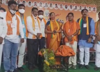 కేసీఆర్ పాలనలో ప్రజలు ప్రాణాలు కోల్పోతున్నారు – విజయశాంతి