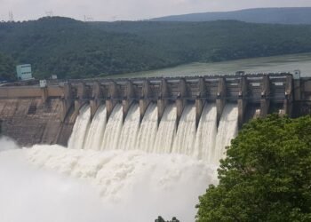 నిండు కుండలా కనిపిస్తున్న శ్రీశైలం ప్రాజెక్ట్
