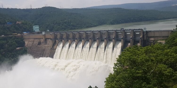 నిండు కుండలా కనిపిస్తున్న శ్రీశైలం ప్రాజెక్ట్