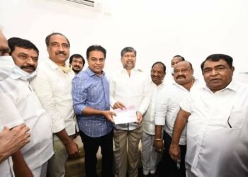 టీఆర్ఎస్ తీర్థం పుచ్చుకున్న ఎల్. రమణ