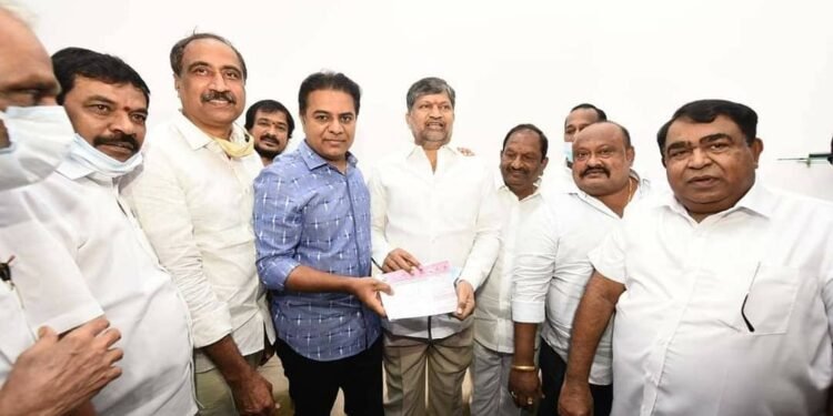 టీఆర్ఎస్ తీర్థం పుచ్చుకున్న ఎల్. రమణ