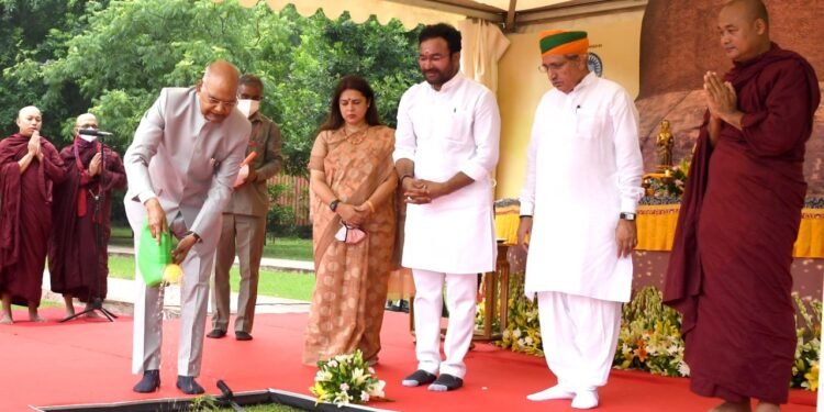 ధర్మ చక్ర దినోత్సవంగా.. పవిత్ర బోధి వృక్ష మొక్కను నాటిన రాష్టప్రతి కోవింద్..