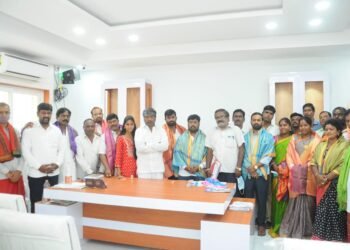 బోనాలకు 87 లక్షల చెక్కులను అందజేసిన పద్మారావ్ గౌడ్
