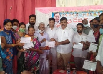 కొత్త రేషన్ కార్డులు, కల్యాణలక్ష్మి, షాది ముబరాక్ చెక్కు ల పంపిణీ చేసిన ఆందోల్ ఎమ్మెల్యే క్రాంతి కిరణ్