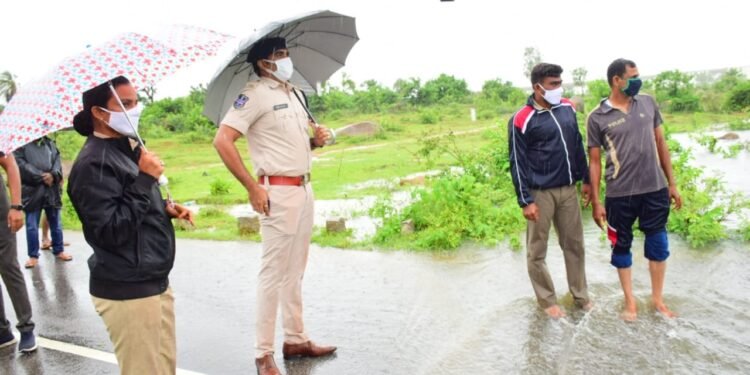 నిటి ప్రావాహం ఎక్కువవుతుంది.. అప్రమత్తంగా ఉండాలి- సిరిసిల్ల ఎస్పీ రాహుల్ హెగ్డే