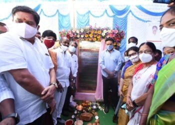చేనేత శిక్షణ మరియు ఉత్పత్తి భవనానికి శంకుస్థాపన