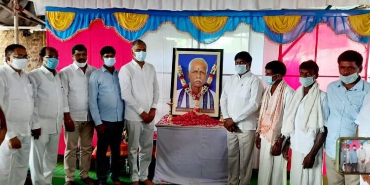 పెద్ది సుదర్శన్ రెడ్డిని పరామర్శించిన హరీశ్ రావు
