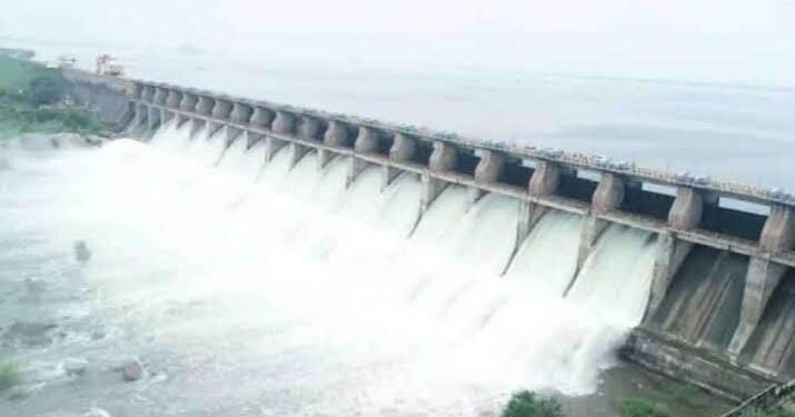 భారీగా నీరు చేరడంతో లోయర్ మానేరు డ్యాం గేట్ల ఎత్తివేత