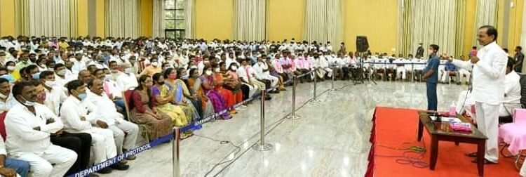 దళిత బంధు పథకానికి లక్ష కోట్లు ఖర్చు చేయడానికి ప్రభుత్వం సిద్ధం.. కేసీఆర్