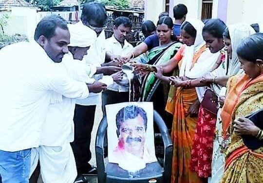ఆందోల్ ఎమ్మెల్యే చంటి క్రాంతి కిరణ్ కి పాలాభిషేకం