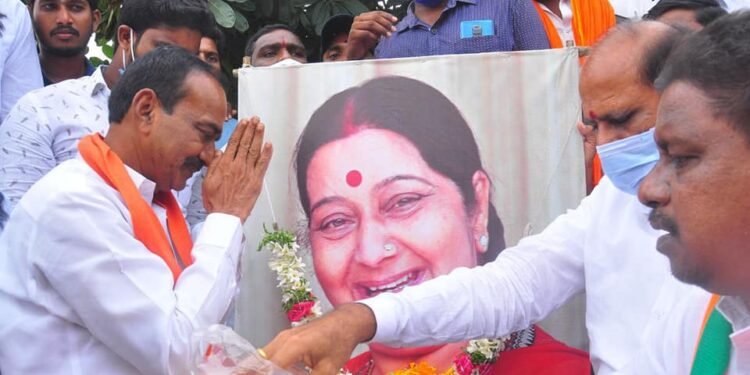 తెలంగాణ చిన్నమ్మకు ఘన నివాళి