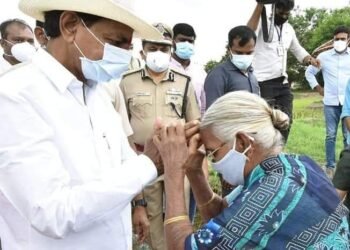 ఇంటికి పది లక్షలు ఇస్తే ఏం చేస్తారు? కేసీఆర్