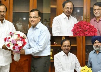 కేసీఆర్ ని కలిసిన స్పెషల్ చీఫ్ సెక్రటరీలు