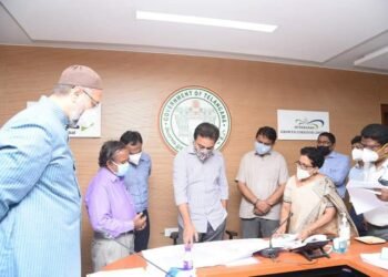 అభివృద్ధి పనుల పురోగతి పై మంత్రి కేటీఆర్ సమీక్ష