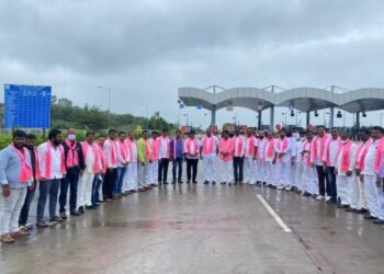 హుజురాబాద్ కు భారీగా బయల్దేరిన జక్క వెంకట్ రెడ్డి టీం