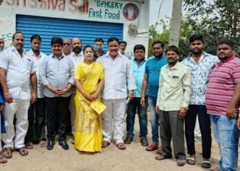 12లక్షలతో సిసి రోడ్డు, అండర్ గ్రౌండ్ డ్రైనేజీ పనులను ప్రారంభించిన మేయర్ జక్క వెంకట్ రెడ్డి