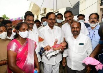 రామడుగు ఎంపీపీ కుమారుడికి తారక రామారావు అని నామకరణం చేసిన కేసీఆర్