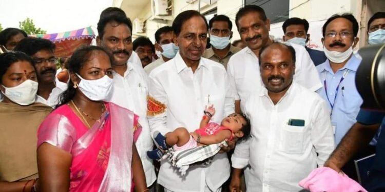 రామడుగు ఎంపీపీ కుమారుడికి తారక రామారావు అని నామకరణం చేసిన కేసీఆర్