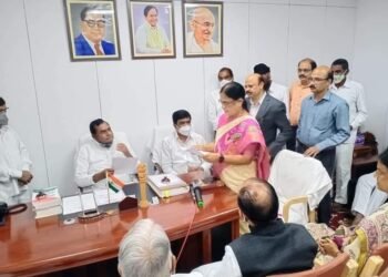ఎమ్మెల్సీగా ప్రమాణస్వీకారం చేసిన సురభి వాణీదేవి
